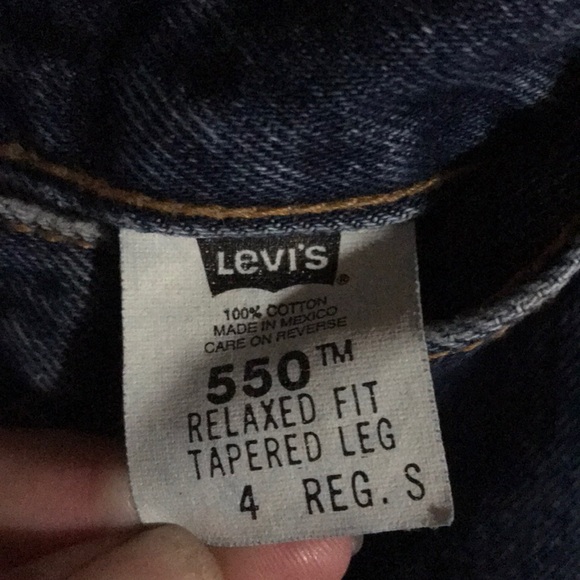 Vintage Levi’s jeans. High waist Mom Jeans - Picture 7 of 7